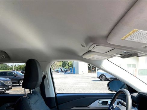 Certified 2025 Ford Explorer Active RWD image 21