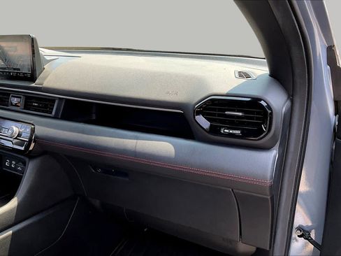Used 2025 Honda Pilot Black Edition image 19