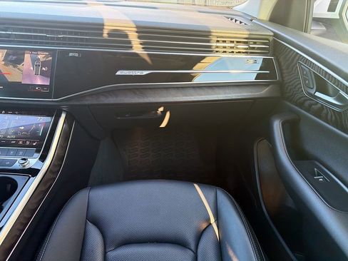 Used 2022 Audi Q8 Premium Plus image 19