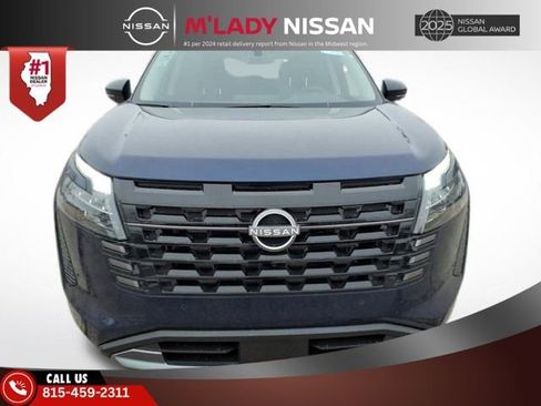 New 2026 Nissan Pathfinder SL image 2