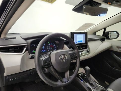 Certified 2025 Toyota Corolla LE image 12