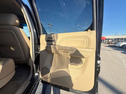 Used 2012 Cadillac Escalade ESV Premium image 13