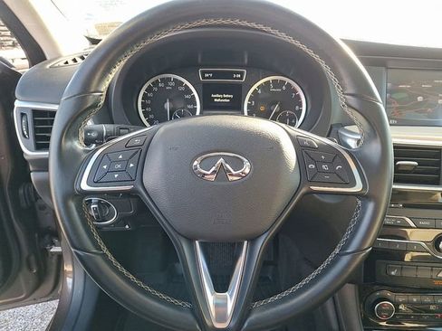 Used 2018 INFINITI QX30 Premium w/ Navigation Package image 22