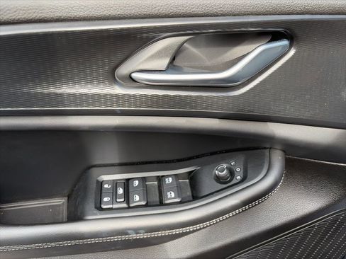 Certified 2025 Jeep Grand Cherokee Altitude image 14