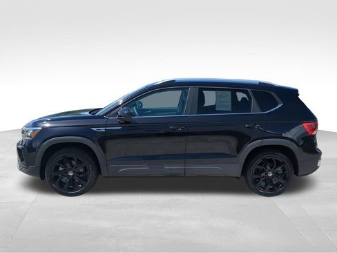 Certified 2022 Volkswagen Taos SE FWD image 6