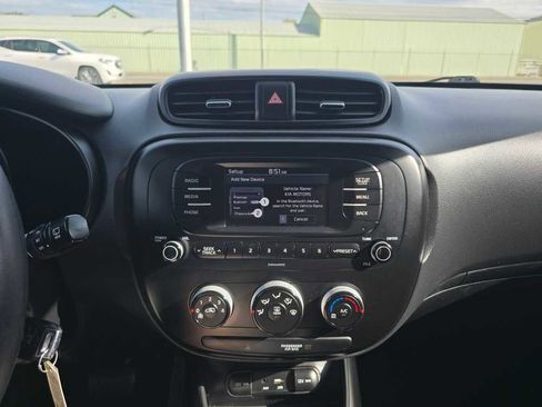 Used 2018 Kia Soul FWD image 13