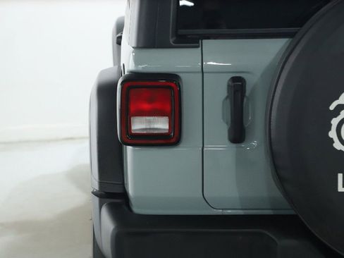 Used 2023 Jeep Wrangler Sport AWD/4WD image 39