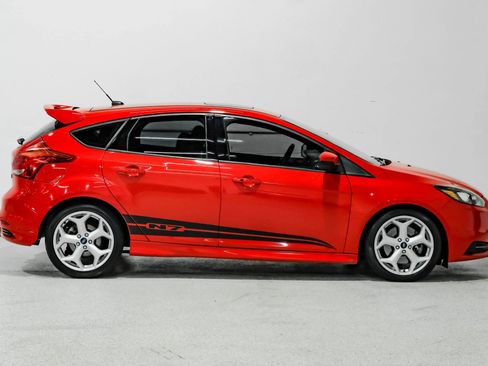 Used 2013 Ford Focus ST FWD image 5