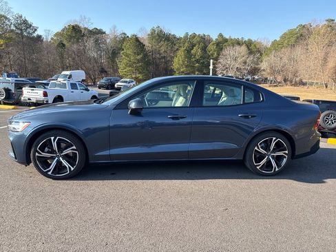 Used 2024 Volvo S60 B5 Plus image 11