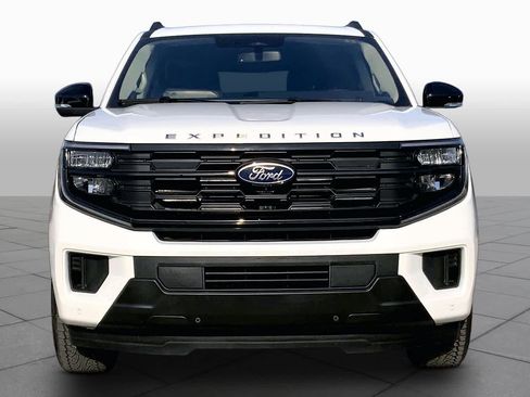 Used 2025 Ford Expedition Active AWD/4WD image 4