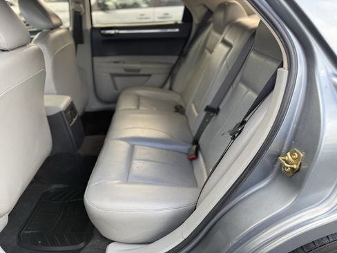 Used 2006 Chrysler 300 Touring image 14
