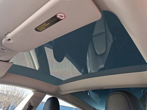 Used 2023 Tesla Model 3 Standard Range image 16