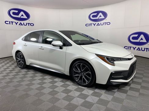 Used 2020 Toyota Corolla SE image 1