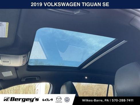 Used 2019 Volkswagen Tiguan SEL R-Line AWD/4WD image 15