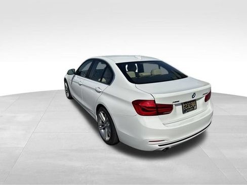 Used 2018 BMW 328d xDrive Sedan w/ Premium Package AWD/4WD image 6