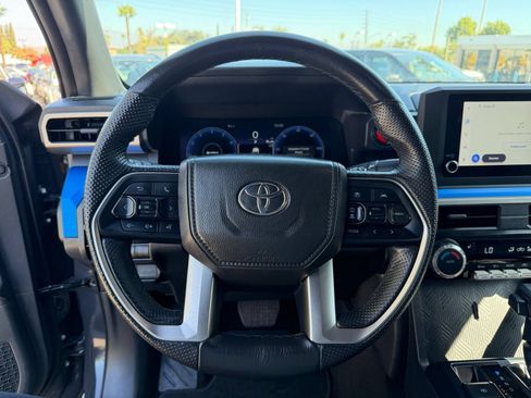 Used 2025 Toyota Tacoma TRD Off-Road AWD/4WD image 25