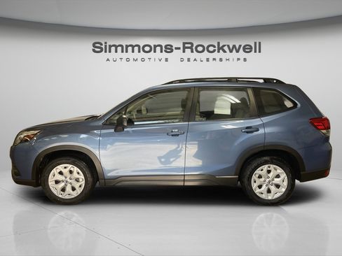 Used 2023 Subaru Forester AWD/4WD image 2