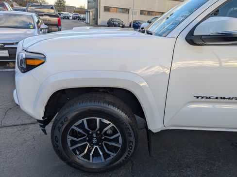 Certified 2023 Toyota Tacoma TRD Sport image 2