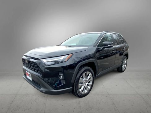 Used 2025 Toyota RAV4 XLE Premium w/ Weather Package image 9