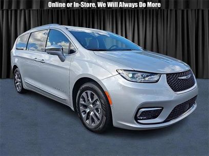 Certified 2024 Chrysler Pacifica Pinnacle