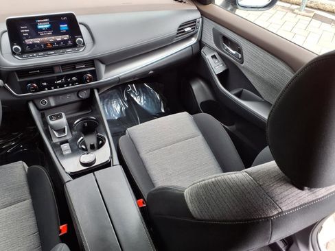 Used 2023 Nissan Rogue SV image 18