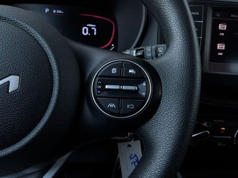 Used 2025 Kia Soul LX w/ LX Technology Package FWD image 32