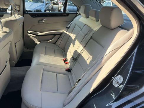 Used 2014 Mercedes-Benz E 350 Sedan image 25