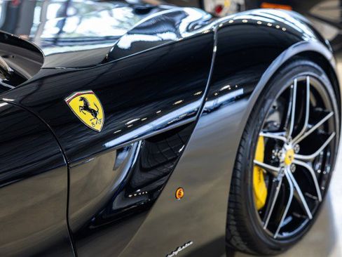 Used 2015 Ferrari F12 Berlinetta RWD image 22