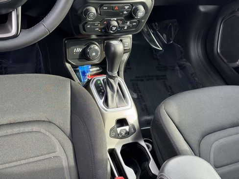 Used 2022 Jeep Renegade Latitude image 5