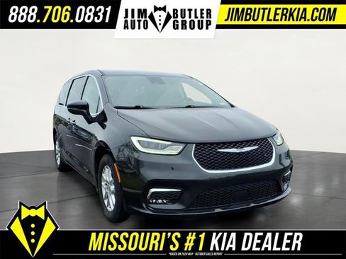 Used 2023 Chrysler Pacifica Touring-L FWD image 27