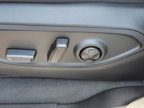 New 2025 Jeep Grand Cherokee Altitude image 16