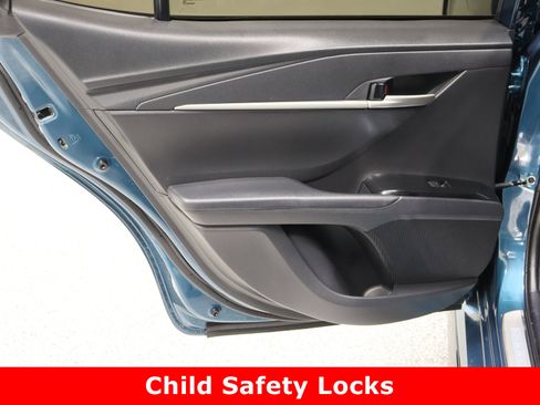 Used 2025 Toyota Camry SE image 26