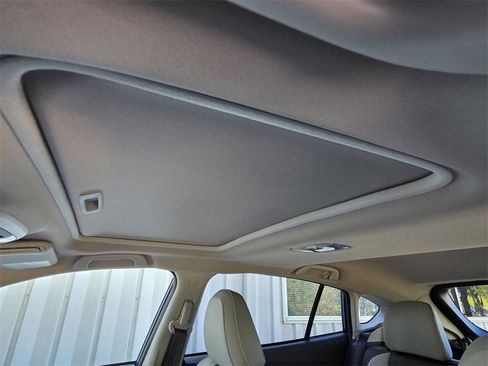 Used 2023 Subaru Crosstrek 2.5i Limited w/ Moonroof Package image 9