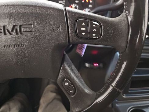 Used 2004 GMC Sierra 2500 SLT w/ Heavy-Duty Power Package image 19