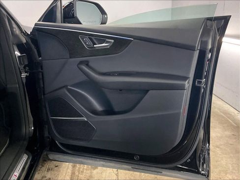 Used 2020 Audi Q8 Premium Plus w/ Premium Plus Package image 24