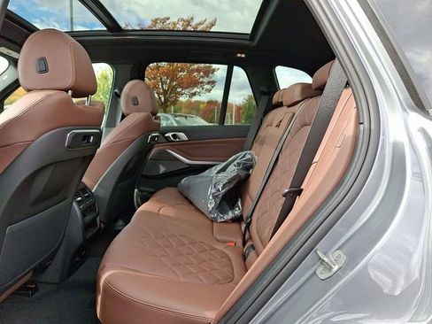 New 2026 BMW X5 xDrive40i w/ Premium Package image 9