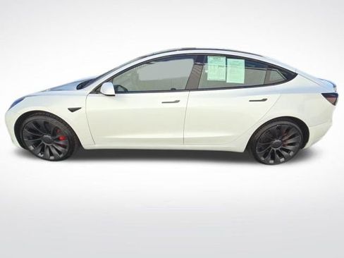 Used 2022 Tesla Model 3 Performance image 4