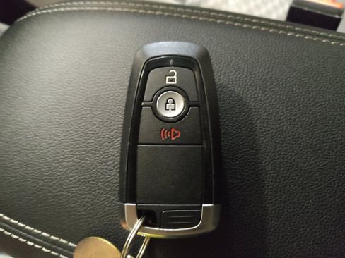 Used 2021 Ford Escape SE FWD image 32