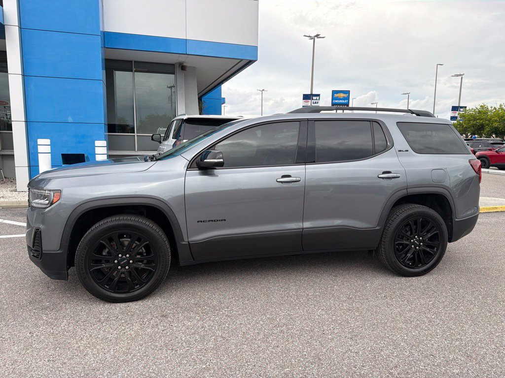 Used 2022 GMC Acadia SLE w/ Driver Convenience Package FWD image 3
