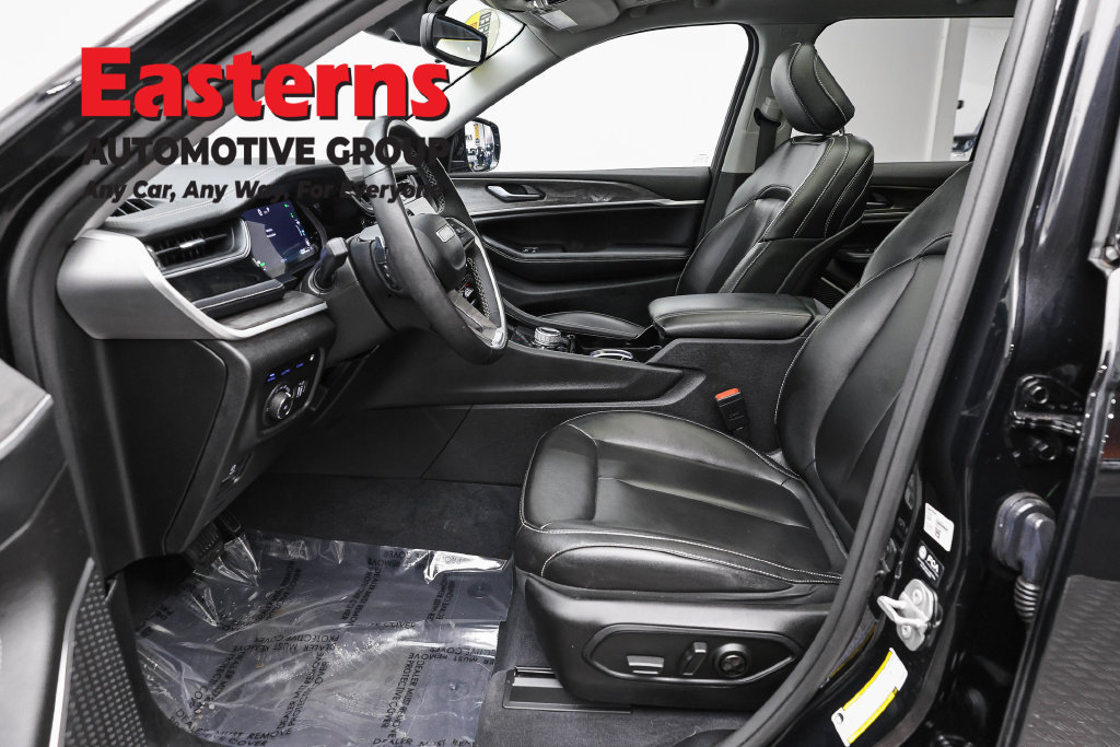 Used 2023 Jeep Grand Cherokee 4WD 4xe image 15