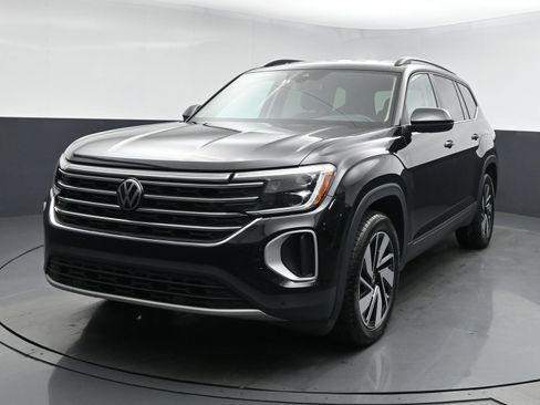 Used 2024 Volkswagen Atlas SE AWD/4WD image 1