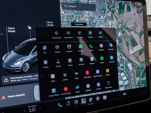 Used 2018 Tesla Model 3 Long Range RWD image 17