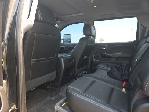 Used 2018 GMC Sierra 2500 SLT w/ Duramax Plus Package AWD/4WD image 12