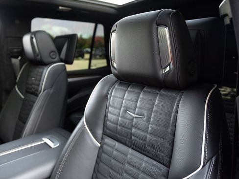 Used 2026 Cadillac Escalade Platinum Sport AWD/4WD image 25