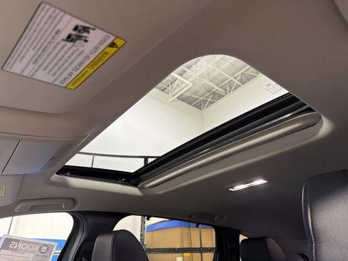 Used 2024 MAZDA CX-90 Plug-In Hybrid w/ Preferred AWD/4WD image 31