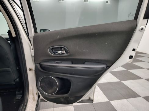 Used 2019 Honda HR-V EX image 15