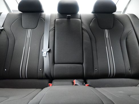 Certified 2025 Hyundai Elantra SEL image 15