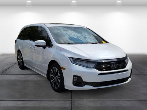Certified 2026 Honda Odyssey Elite image 2