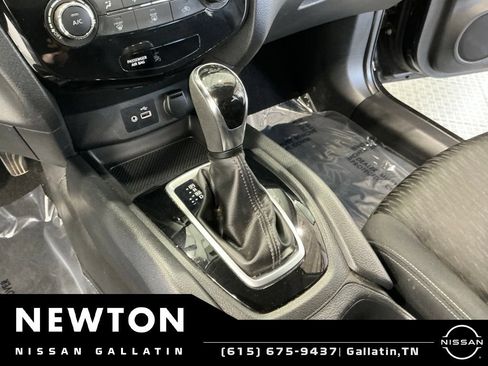 Used 2018 Nissan Rogue S FWD image 9
