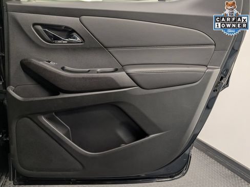 Used 2023 Chevrolet Traverse LT FWD image 31